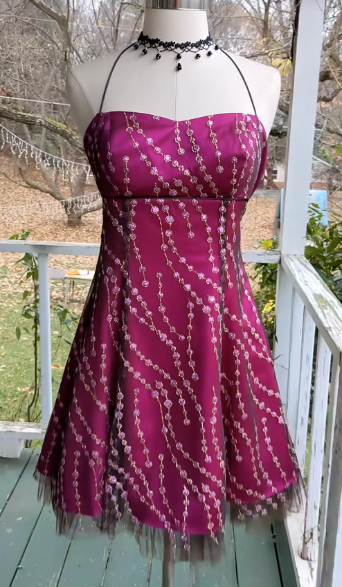 Glamouröses heißpinkes Geburtstagskleid Etui-Chiffon Perlenbesetztes Hoco-Kleid DP06853