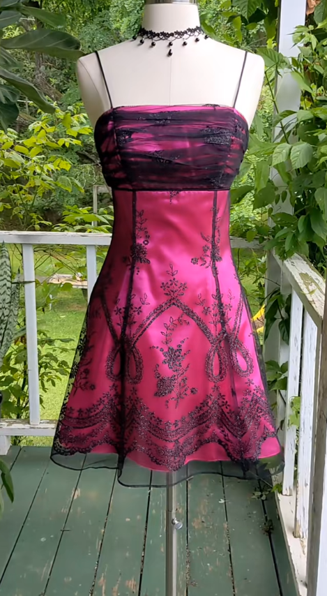 Glamouröses pinkes Geburtstagskleid Etui-Chiffon Hoco-Kleid DP06855