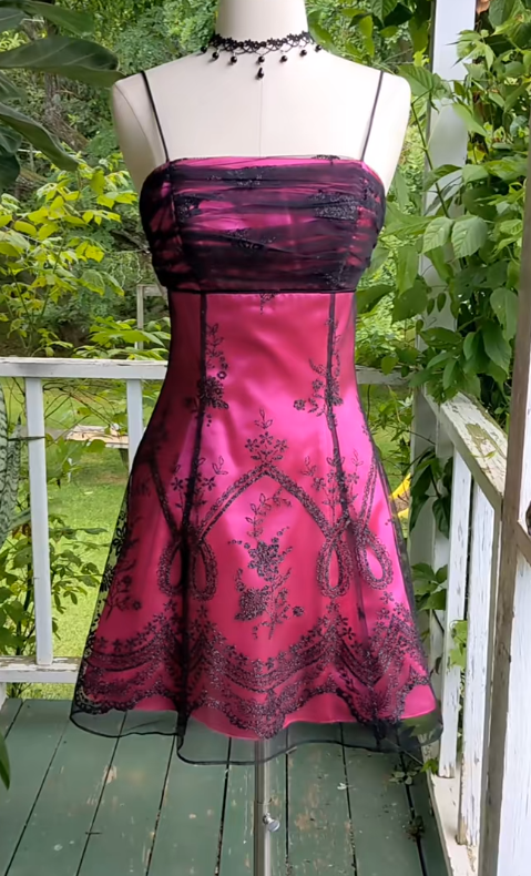Glamouröses pinkes Geburtstagskleid Etui-Chiffon Hoco-Kleid DP06855