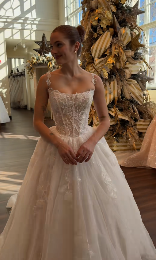 Simple A-Line Birdal Gown White Wedding Dress DP06879