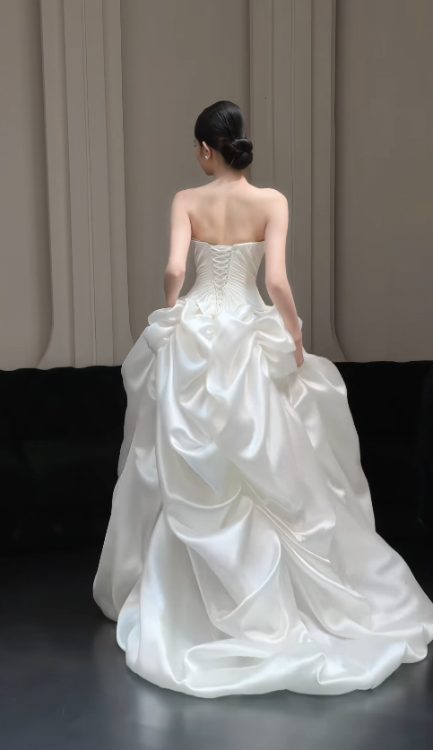 Weißes Hochzeitskleid Etui-Stil Satin Brautkleid DP06926