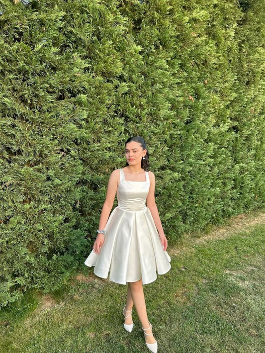Hübsches weißes A-Linien-Satin-Kurz-Homecoming-Kleid DP06974
