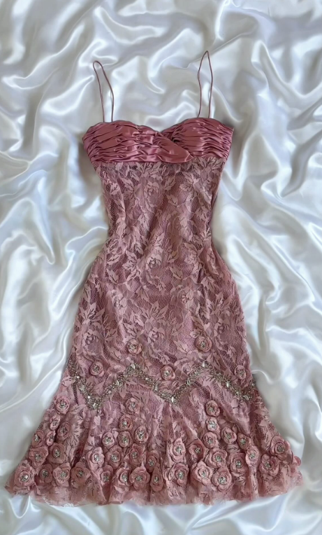 Robe de bal de fin d'année courte rose chic en dentelle moulante Robe d'anniversaire DP07006