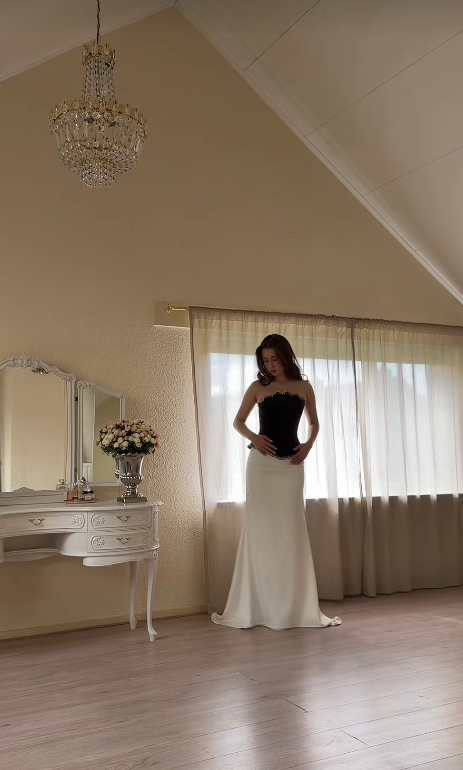 Elegantes weißes Abschlussballkleid Scheide Satin Langes Abendkleid DP07040