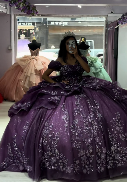 Märchenhaftes lila Ballkleid Sweet 16 Kleid Tüll-Applikationen Quinceañera-Kleid DP07078