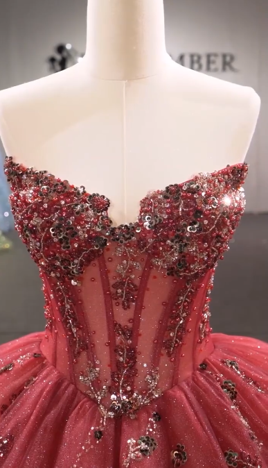 Feenhaftes rotes Ballkleid Süße 16 Tüllapplikationen Quinceañera-Kleid DP07083