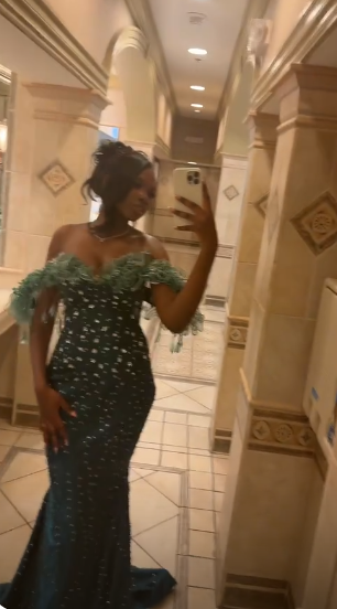Robe de Bal Longue Vert Foncé Élégante Fourreau en Tulle Perlé Robe de Soirée DP07101