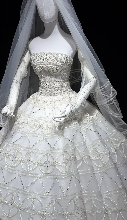 Pretty White A-Line Tulle Long Wedding Dress for Brides DP07159