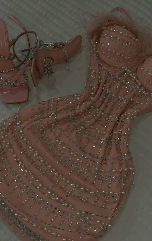 Wunderschönes kurzes rosa Etui-Heimkehrkleid aus Chiffon mit Perlen DP07173