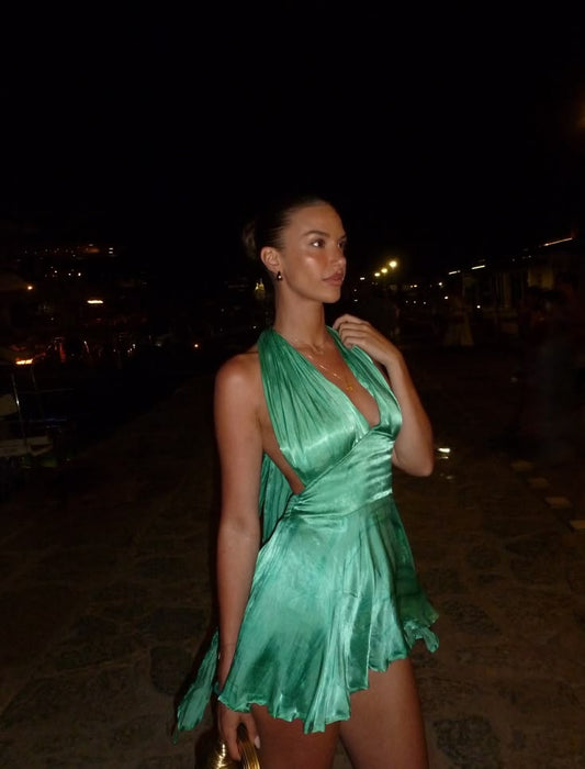 Robe courte de cocktail vert menthe satinée moulante pour anniversaire DP07216