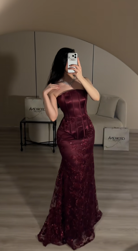 Robe de bal longue rouge foncé en satin, coupe féerique DP07450