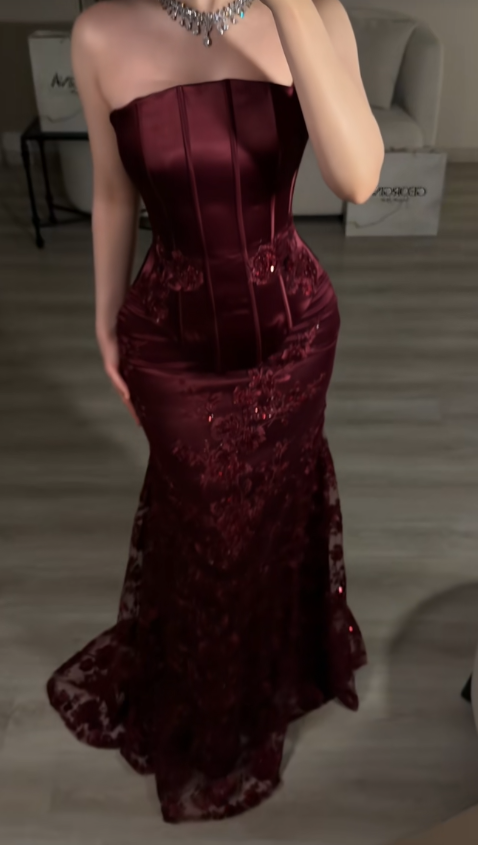 Robe de bal longue rouge foncé en satin, coupe féerique DP07450