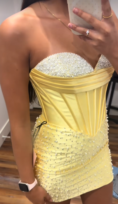 Fashion Yellow Short Homecoming Dress Satin Sheath Birthday Party Dress DP07575