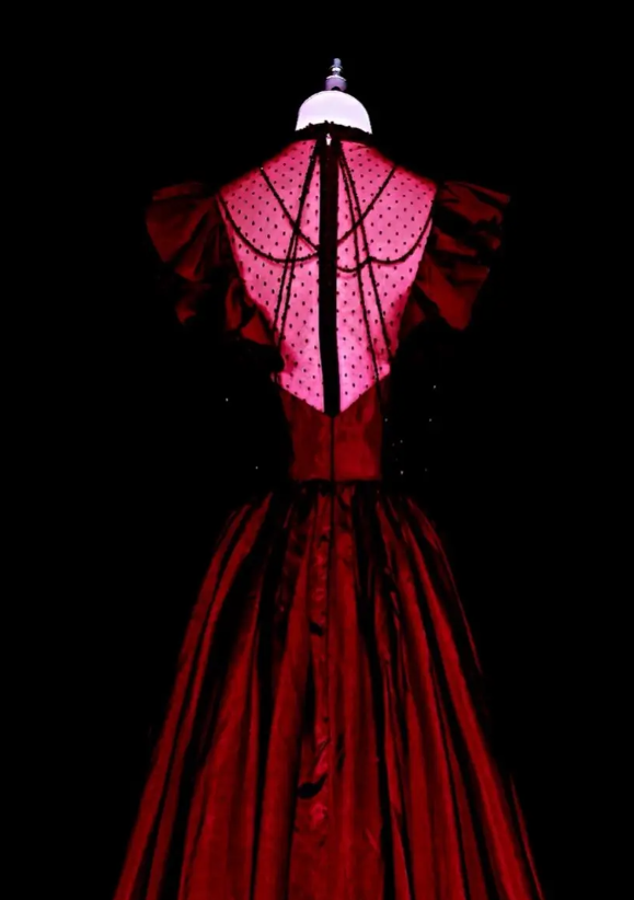 Schickes rotes Abschlussballkleid A-Linie Satin langes Abendkleid DP07688