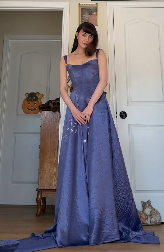 Wunderschönes blau-violettes A-Linien-Abendkleid aus Satin DP07756