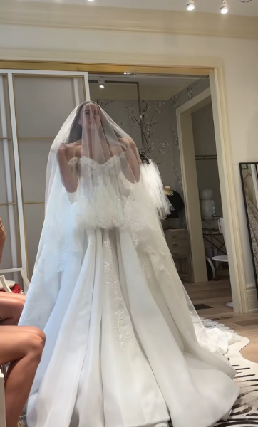 Wunderschönes weißes A-Linien-Brautkleid aus Tüll DP07790