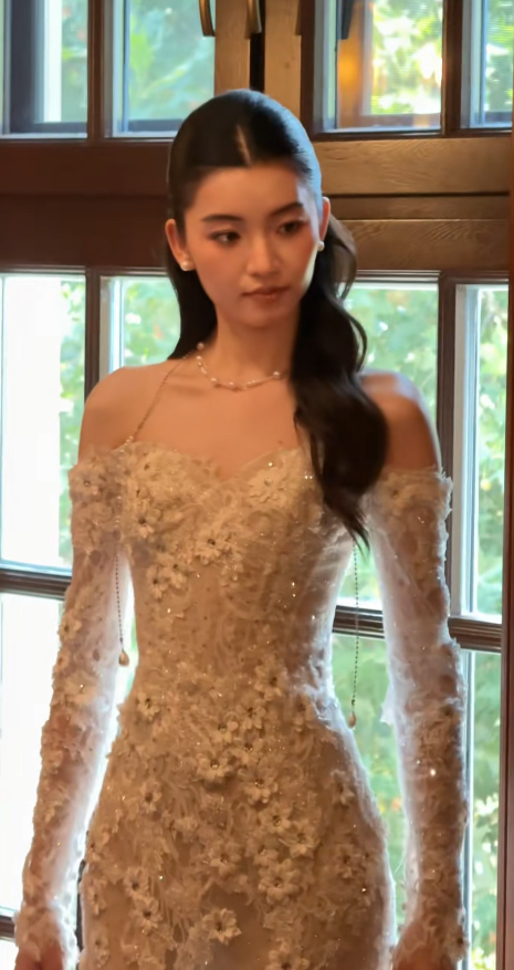 Eternal Off-shoulder Mermaid Wedding Dress White Lace Appliques Bridal Dress ED07842