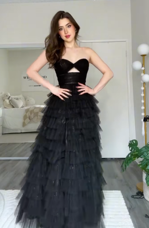 Reizendes schwarzes A-Linien-Abendkleid aus Tüll DP07929