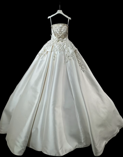 Charmante robe de mariée longue bustier coupe trapèze, robe de mariée blanche en satin ornée de perles DP07938