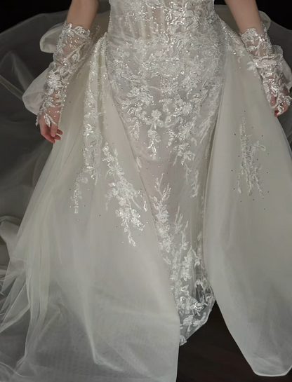 Charmante robe de mariée longue fourreau bustier en tulle blanc à appliqués DP07940