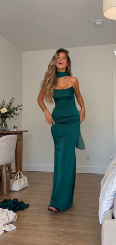 Robe de soirée longue fourreau en satin vert sans bretelles style glamour DP07969