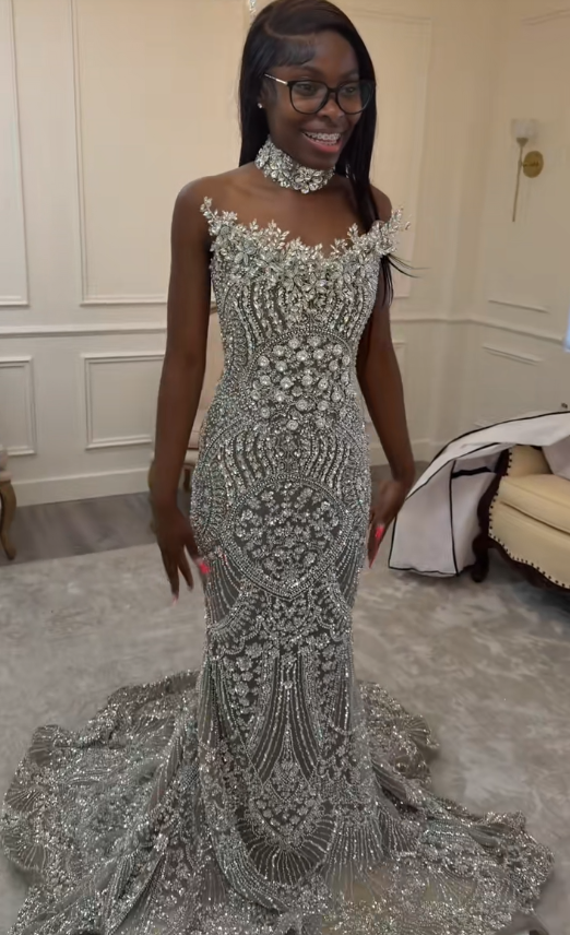 Elegantes langes Abendkleid aus perlenbesetztem Tüll, silbernes Ballkleid DP08004