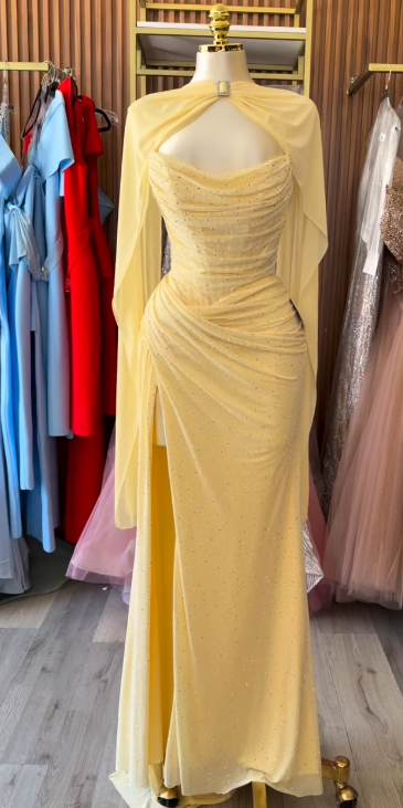 Schönes langes Abendkleid aus Chiffon in Etui-Passform, gelbes Ballkleid DP08037
