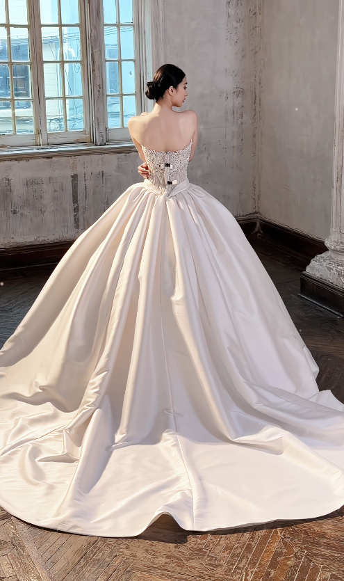 Simple Strapless Bridal Gown A-Line Satin Wedding Dress White Bridal Dress DP08056