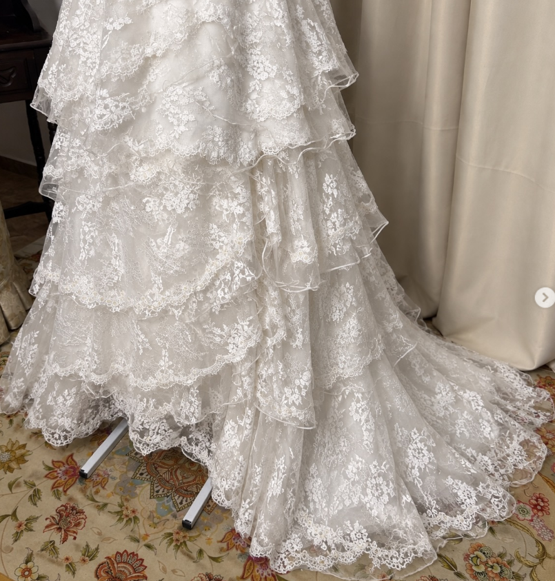 Schlichtes weißes Brautkleid, A-Linie, Spitze, langes Hochzeitskleid DP08183