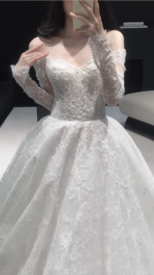 Pretty White Bridal Gown A-Line Lace Long Wedding Dress DP08190