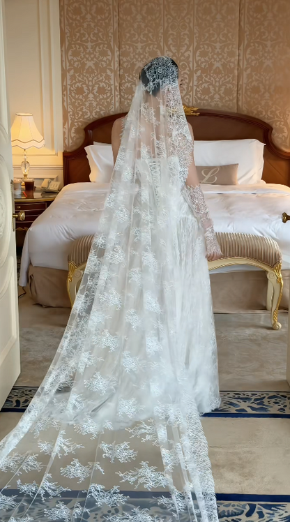 Pretty White Bridal Gown A-Line Lace Long Wedding Dress DP08195