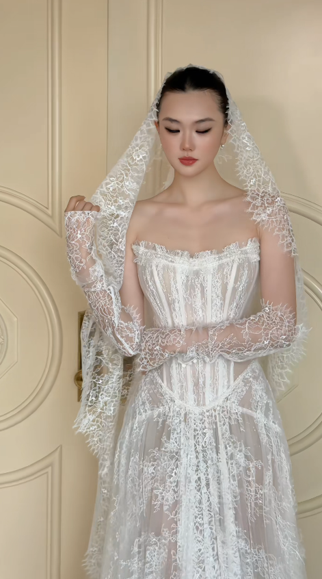 Pretty White Bridal Gown A-Line Lace Long Wedding Dress DP08195
