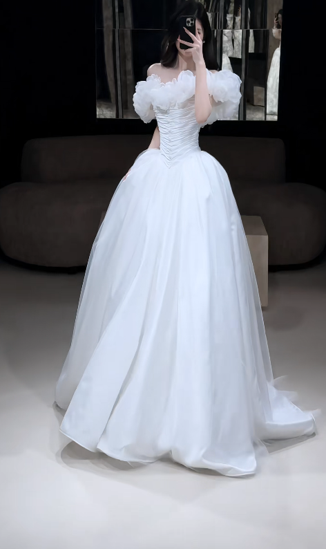 Pretty White Bridal Gown A-Line Tulle Long Wedding Dress DP08196