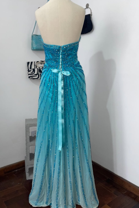 Elegantes blaues Abendkleid aus Chiffon mit Pailletten und figurbetonter Silhouette DP08212