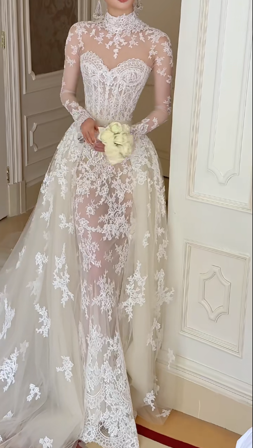 Robe de mariée blanche glamour fourreau en dentelle longue DP08251