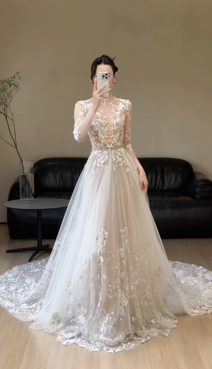 Robe de mariée blanche glamour en tulle coupe trapèze longue DP08252