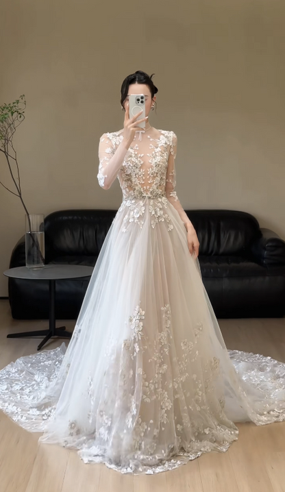 Robe de mariée blanche glamour en tulle coupe trapèze longue DP08252