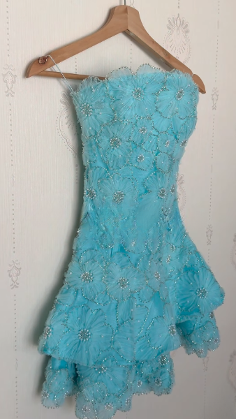 Niedliches kurzes blaues Ballkleid, Etui-Kleid aus Tüll mit Pailletten, Geburtstagskleid DP08270