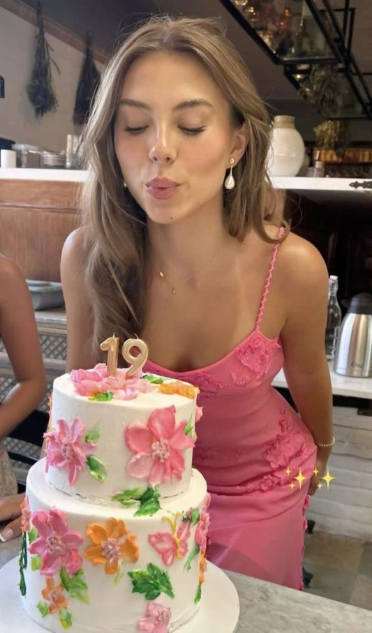 Süßes A-Linien-Trägerkleid in Rosa, kurzes Chiffon-Sommer-Geburtstagskleid, Hoco-Kleid, Geburtstagsoutfit, Mini-Cocktailkleider zum 19. Geburtstag, DP1133