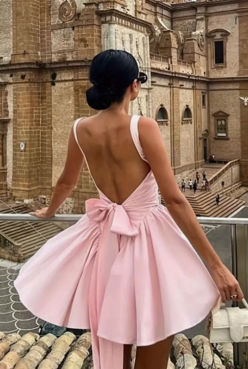 Hübsches rückenfreies Camisole-Kleid mit Schleife hinten und quadratischem Ausschnitt, elegantes ärmelloses Sommer-Geburtstagskleid, Hoco-Kleid, Geburtstagsoutfit, Mini-Cocktailkleider zum 19. Geburtstag, DP1138