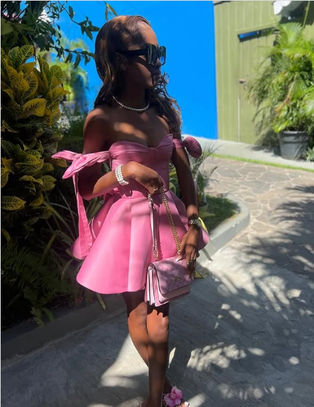 Hübsches A-Linien-Kleid aus schulterfreiem rosa Satin, Sommer-Geburtstagskleid, Hoco-Kleid, Geburtstagsoutfit, Mini-Cocktailkleider zum 19. Geburtstag, DP1156