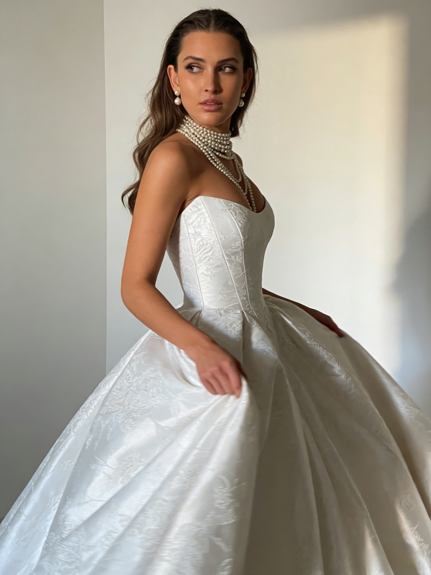 Romantic Bridal Gown Ball Gown Strapless Satin White Wedding Dresses Minimalist Bridal Gowns DP1186