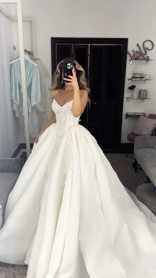 Romantisches Brautkleid Ballkleid Sweetheart Satin Weiße Spitze Brautkleider Minimalistische Brautkleider DP1188