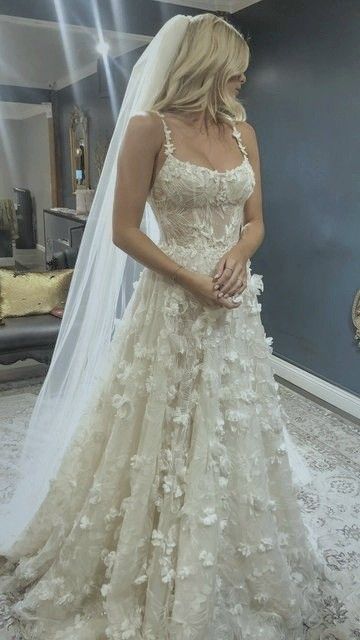 Romantisches Brautkleid Ballkleid Spaghettiträger Spitze Brautkleider Minimalistische Brautkleider DP1193