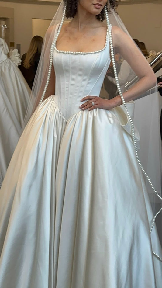 Robe de mariée classique, robe de bal, col carré, satin blanc, robes de mariée minimalistes, DP1194