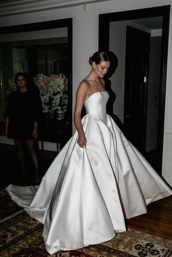 Ethereal Brautkleid Ballkleid Trägerlos Satin Weiß Brautkleider Korsett Brautkleider DP1195