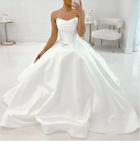 Ethereal Wedding Dress Ball Gown Strapless Satin White Wedding Dresses Corset Bridal Gowns DP1196