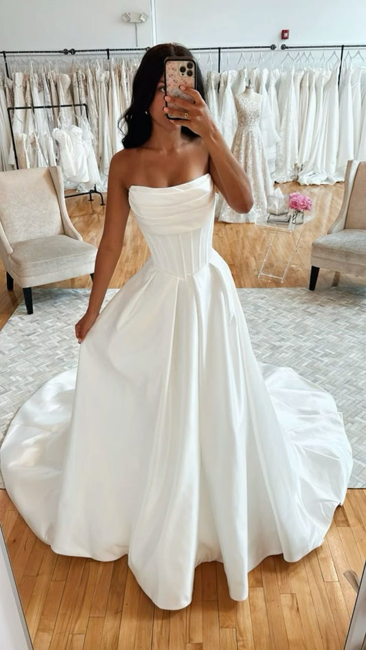 Ethereal Brautkleid Ballkleid Trägerlos Satin Weiß Brautkleider Korsett Brautkleider DP1196