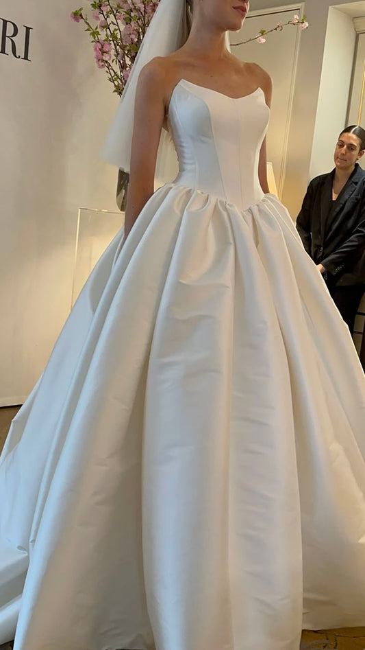Robe de mariée classique, robe de bal, bustier, satin blanc, robes de mariée minimalistes, DP1198