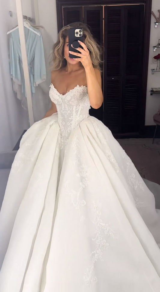 Romantisches Brautkleid Ballkleid Sweetheart Satin Weiße Spitze Brautkleider Minimalistische Brautkleider DP1200